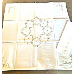 Vintage Embroidered Small‎ Tablecloth & 4 Napkins Set Floral Crisp White Cottage